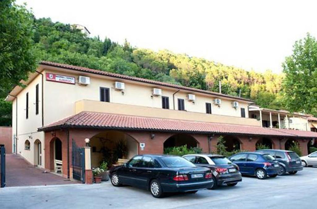 Albergo Magrini Della Genga Дженга Экстерьер фото